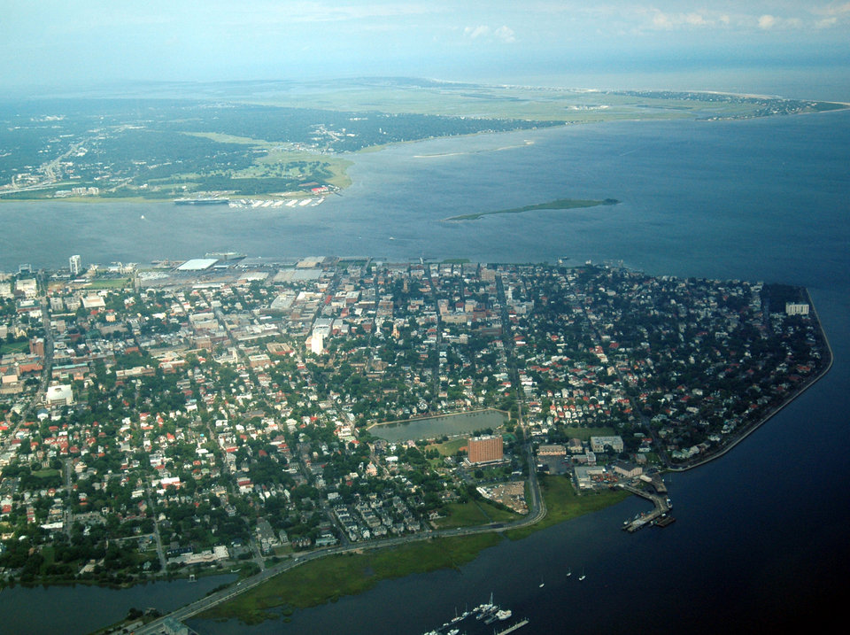 charlestonaerial (223K)